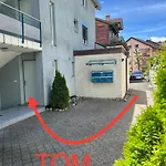Apartment Tom